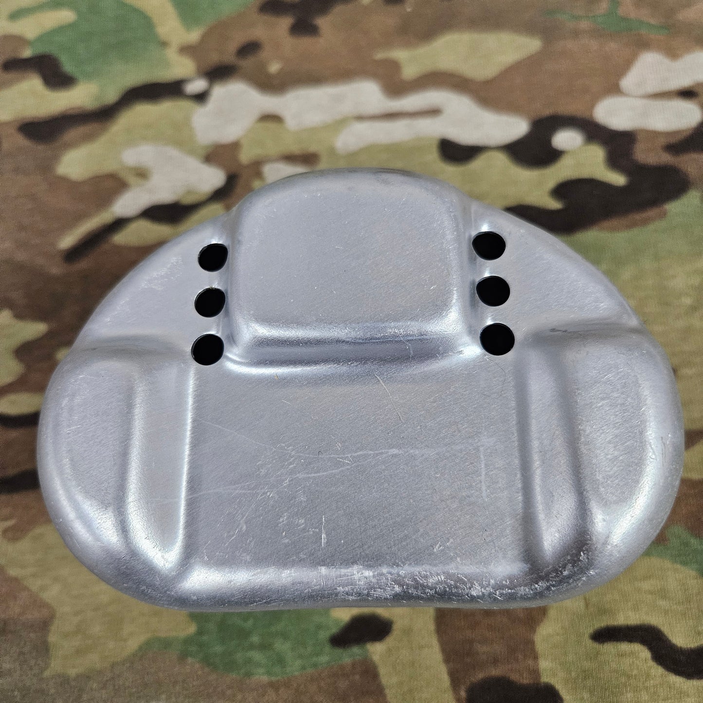 Closed bottom canteen cup stand