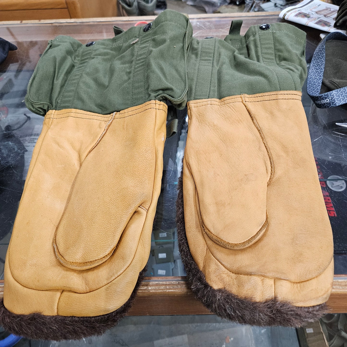ECW mittens