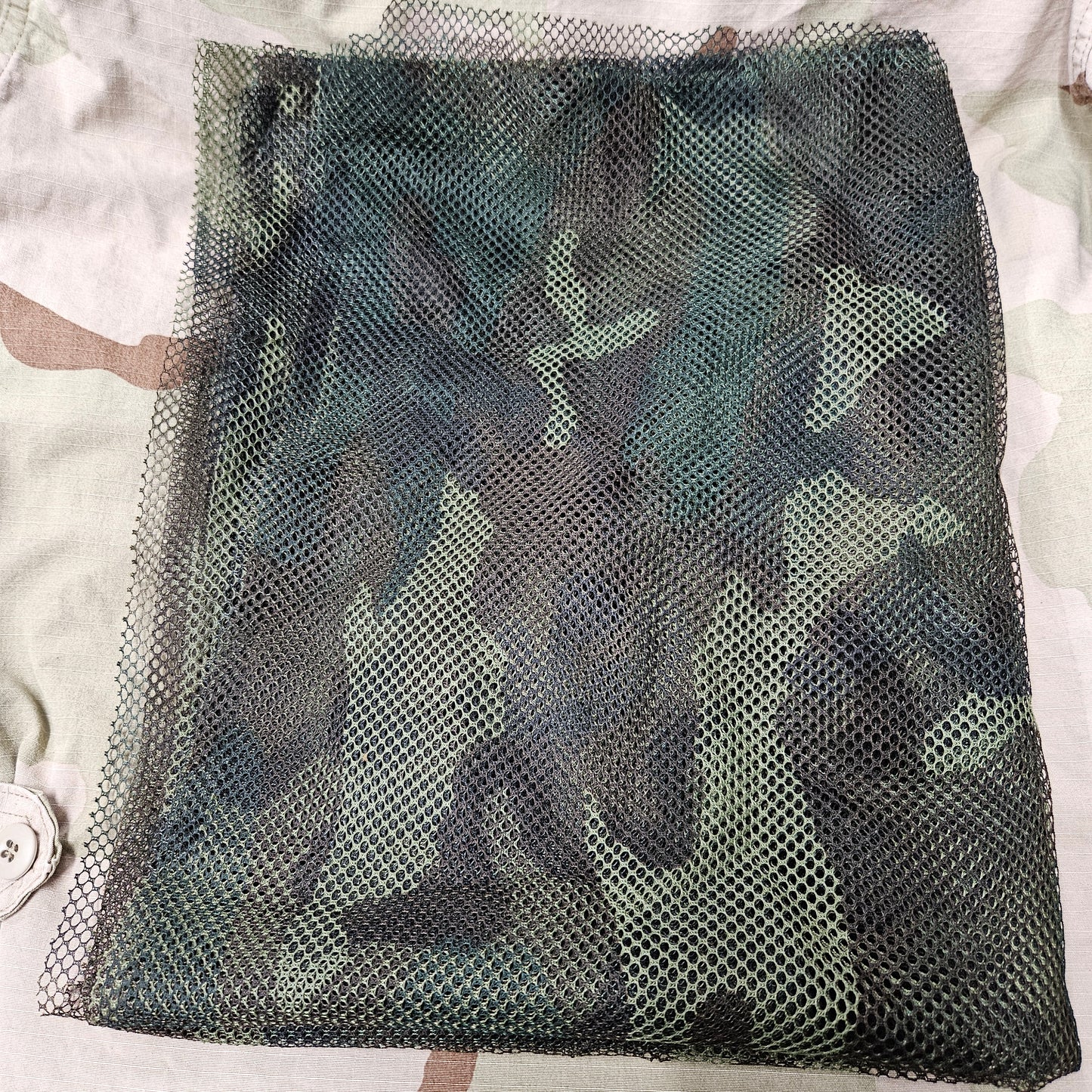 Cover, individual  camouflage woodland